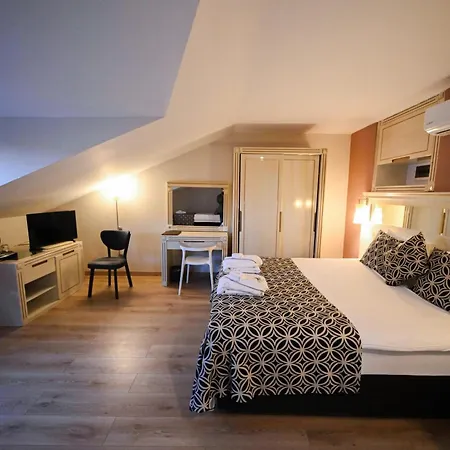 Hotel Tripolis 5*