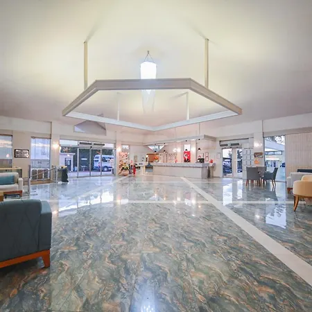 特里波利斯酒店 酒店